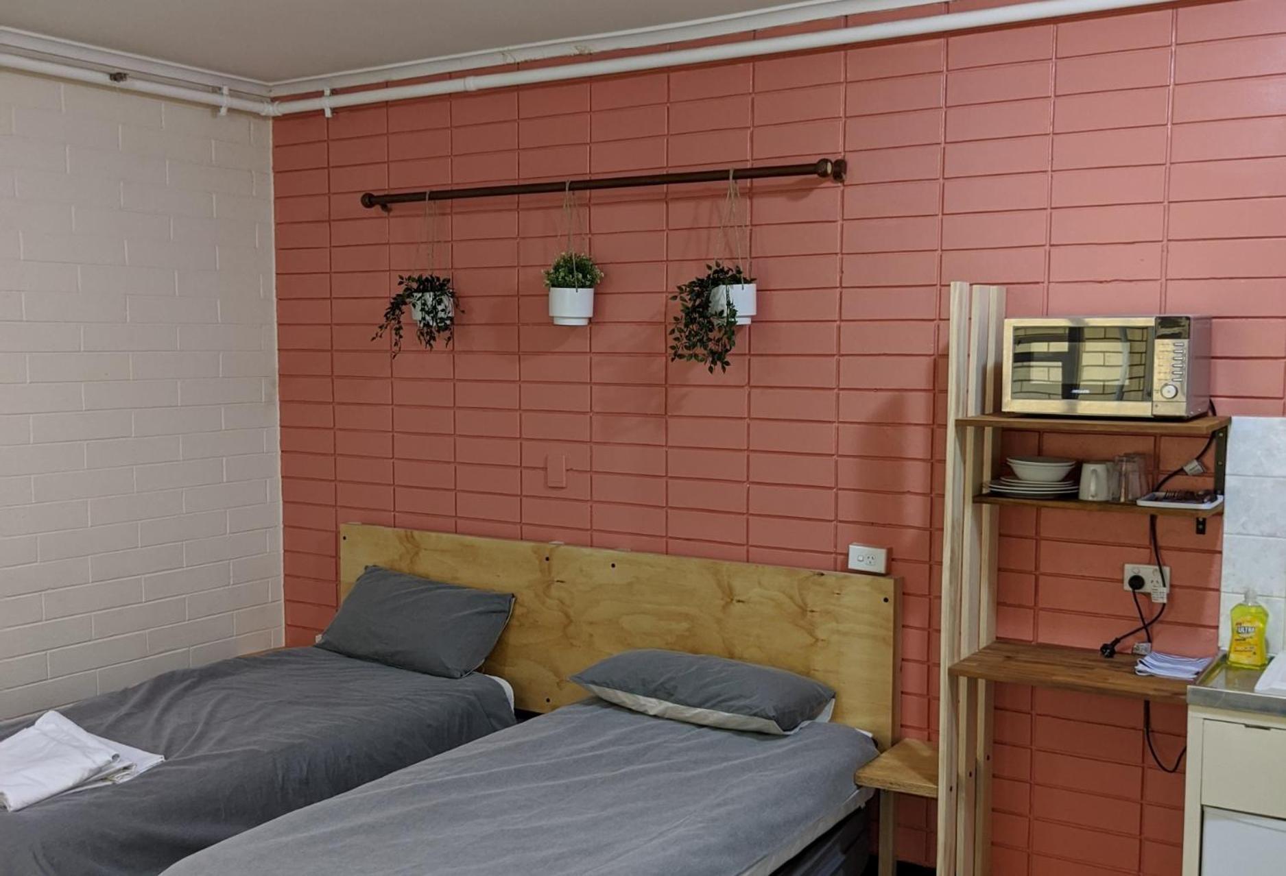 West End Motel & Backpackers Adelaide Exterior photo